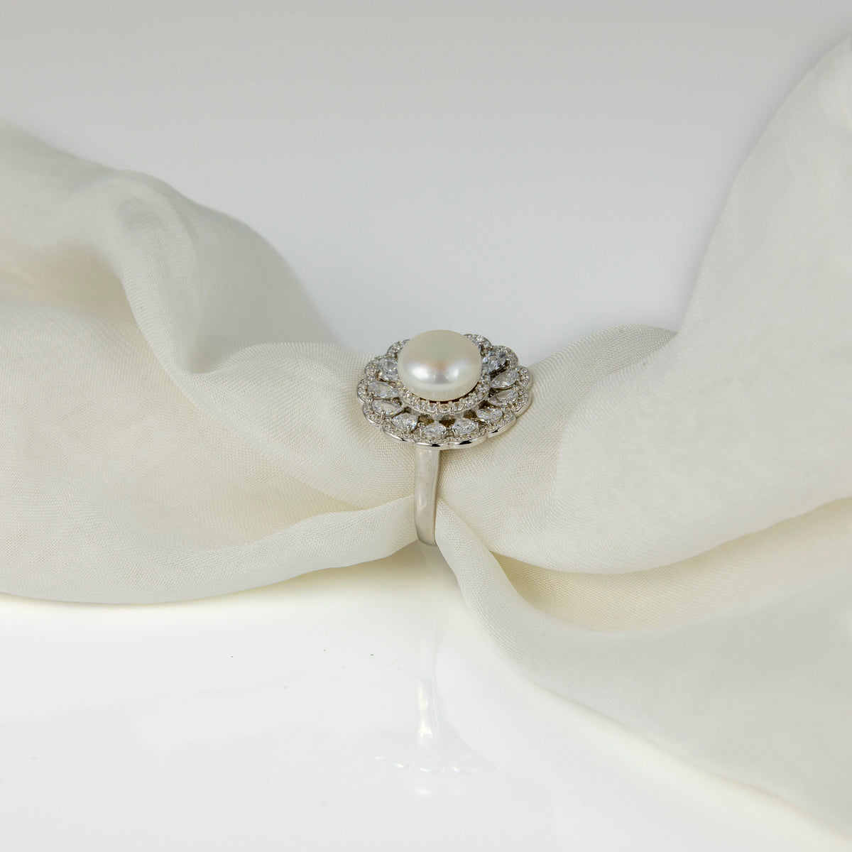 Pearl & Zircon Scalloped Floral 925 Silver Ring