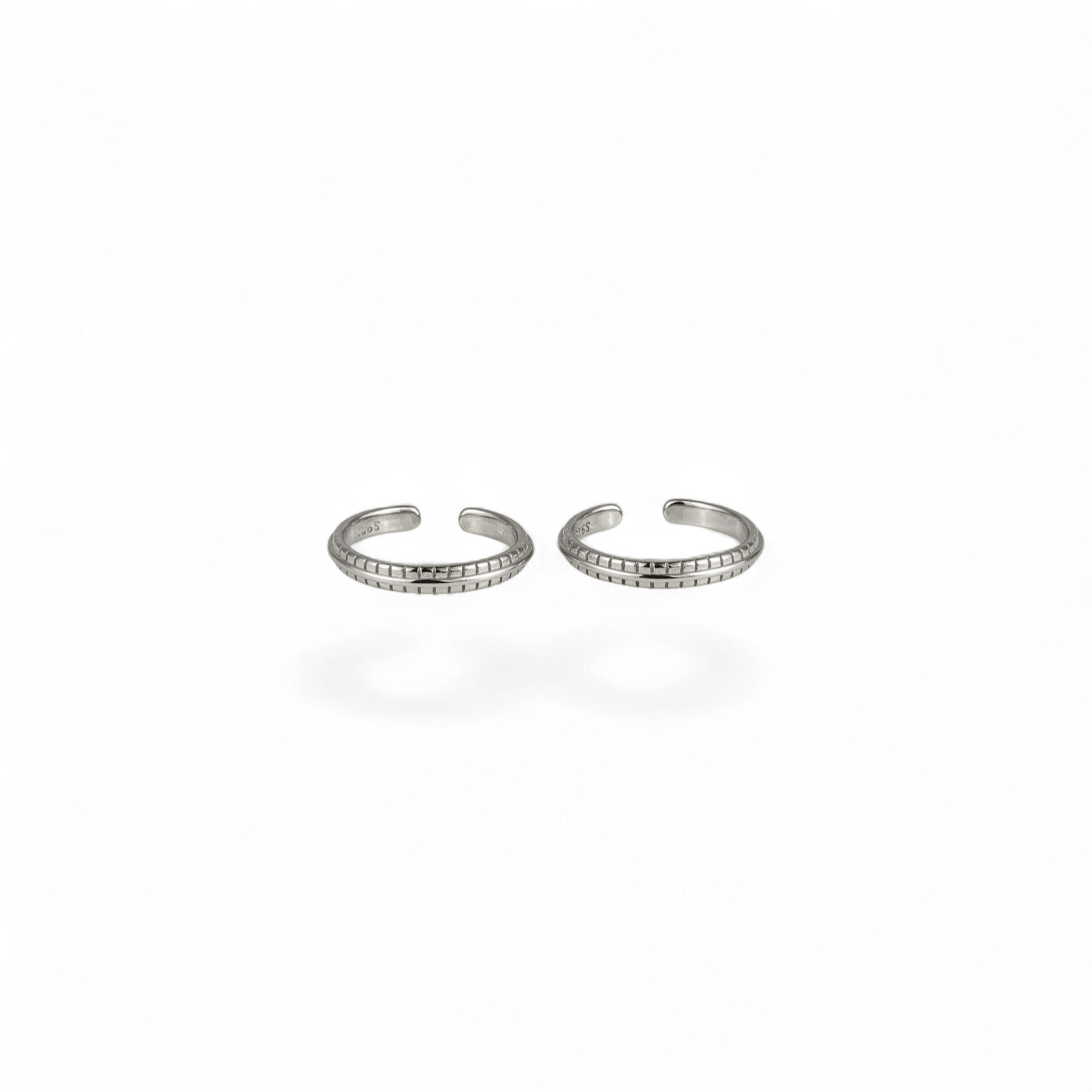 Geometric Ribbed Silver Toe Rings - Miraura Jewels