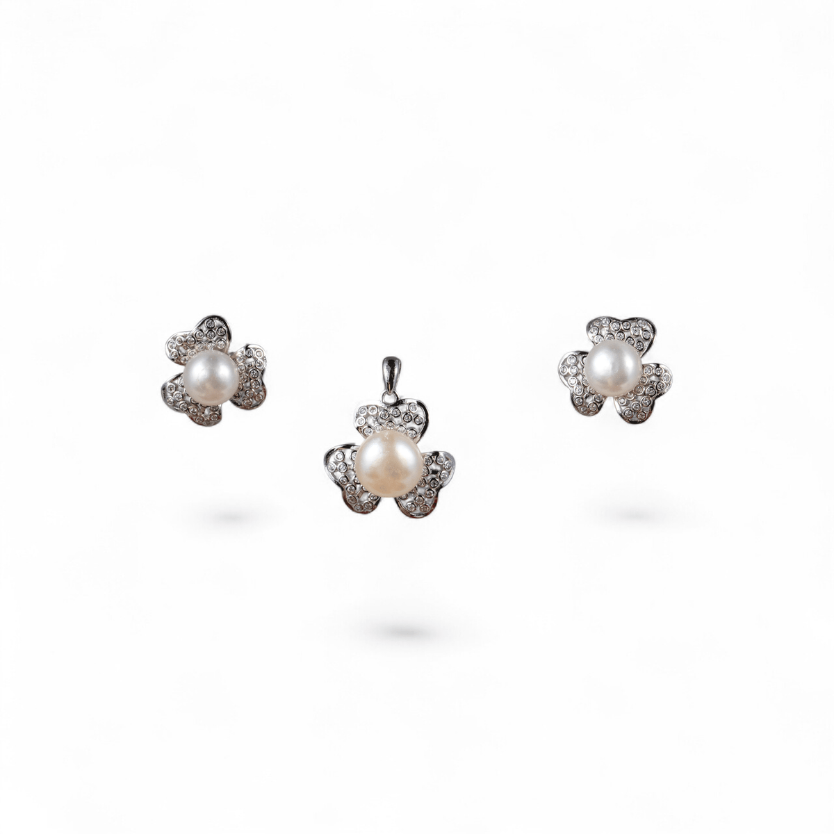 Pearl Clover Pendant & Stud Jewelry Set - Miraura Jewels