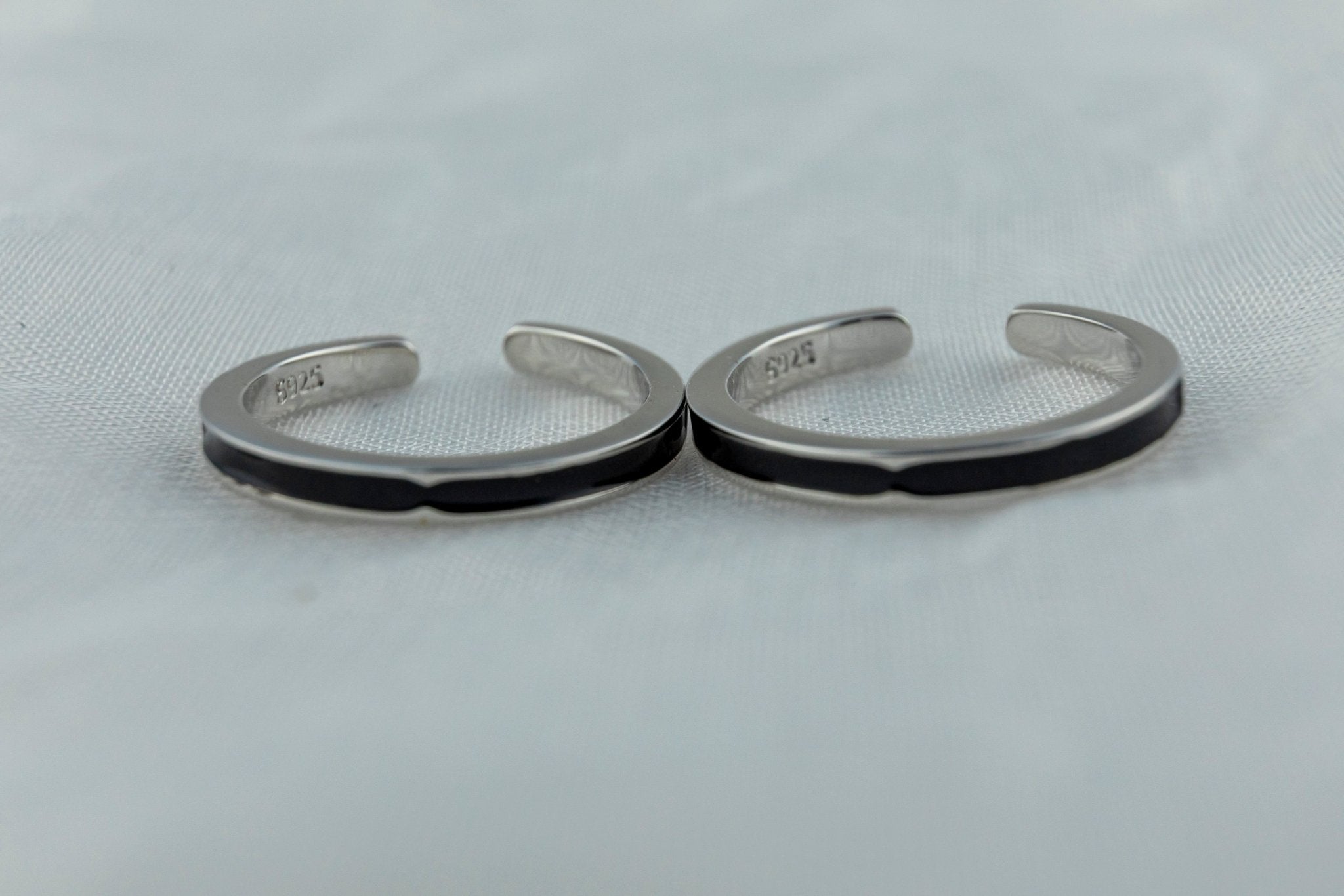 Black Inlay Toe Rings (Pair) - Miraura Jewels