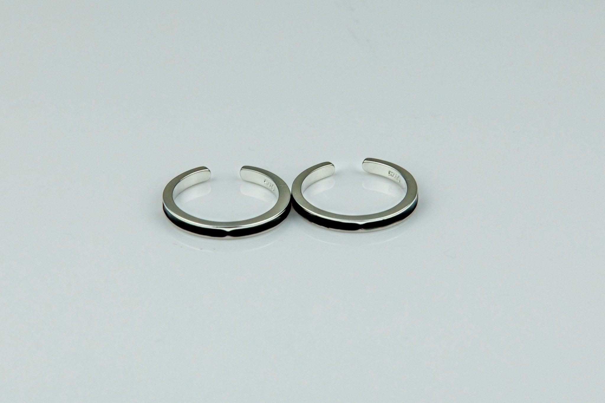 Black Inlay Toe Rings (Pair) - Miraura Jewels