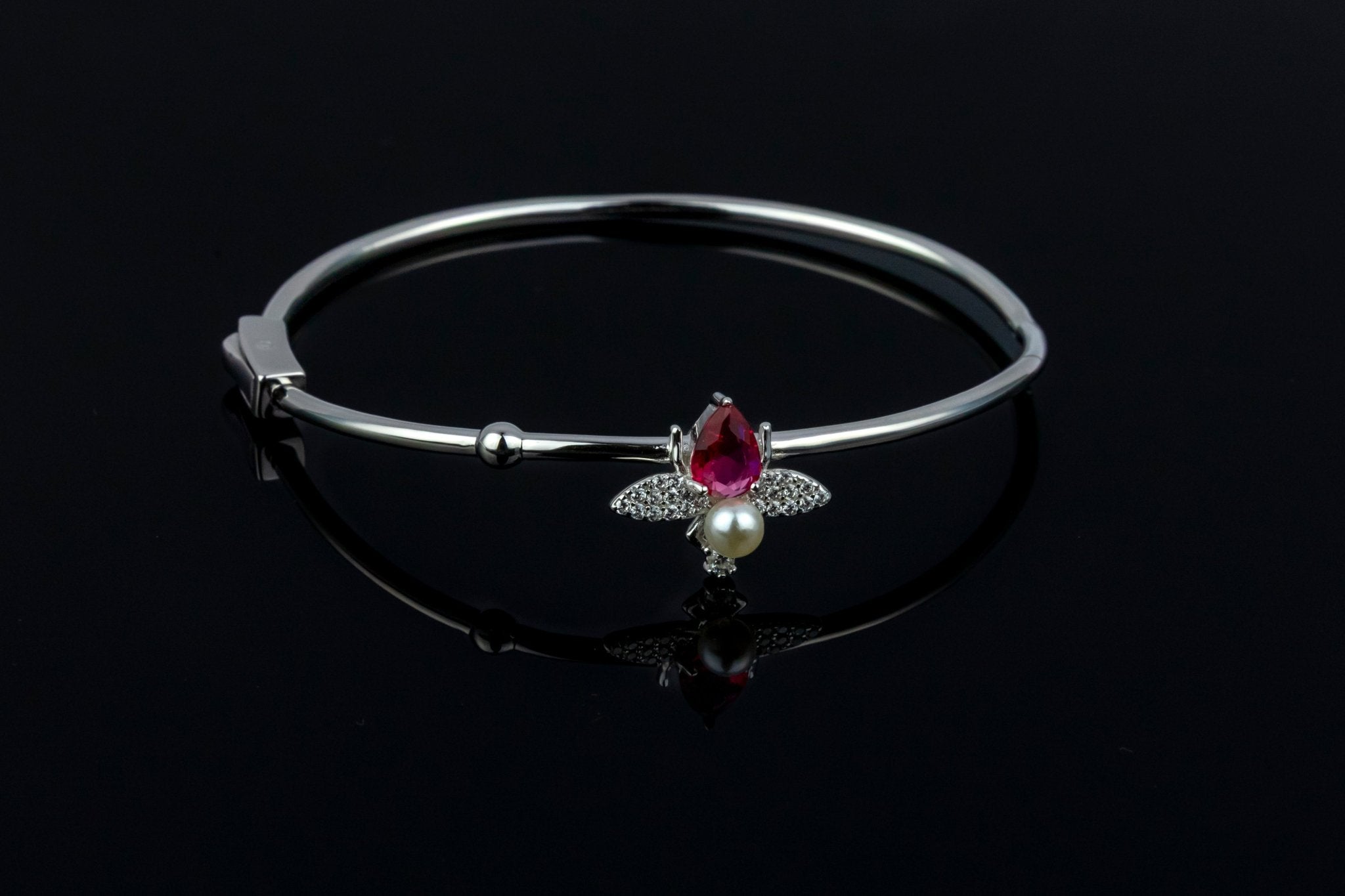 Pavé Bee/Wasp - Miraura Jewels