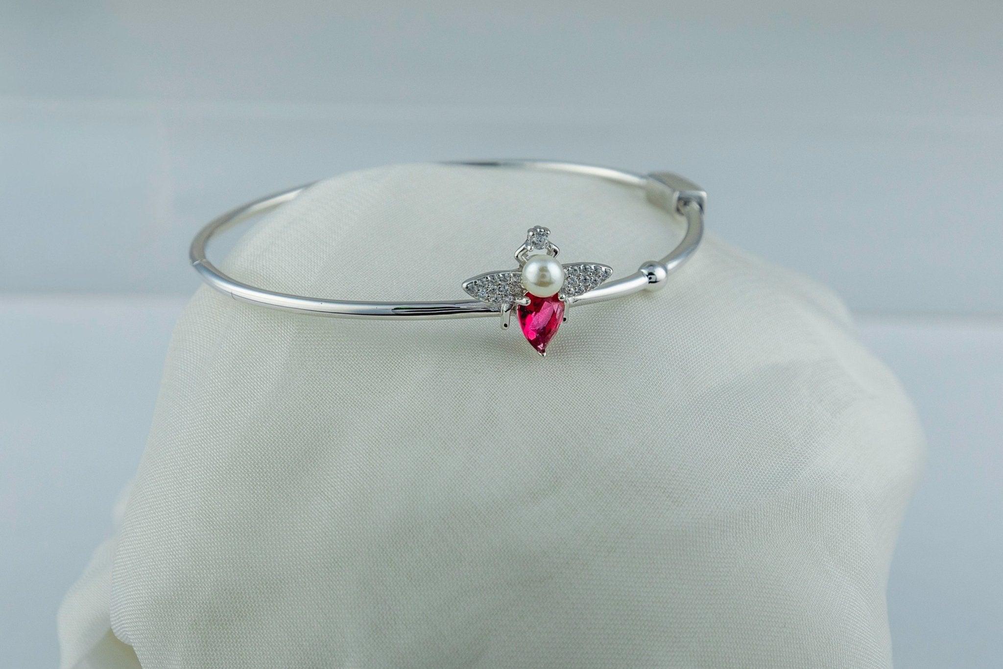 Pavé Bee/Wasp - Miraura Jewels