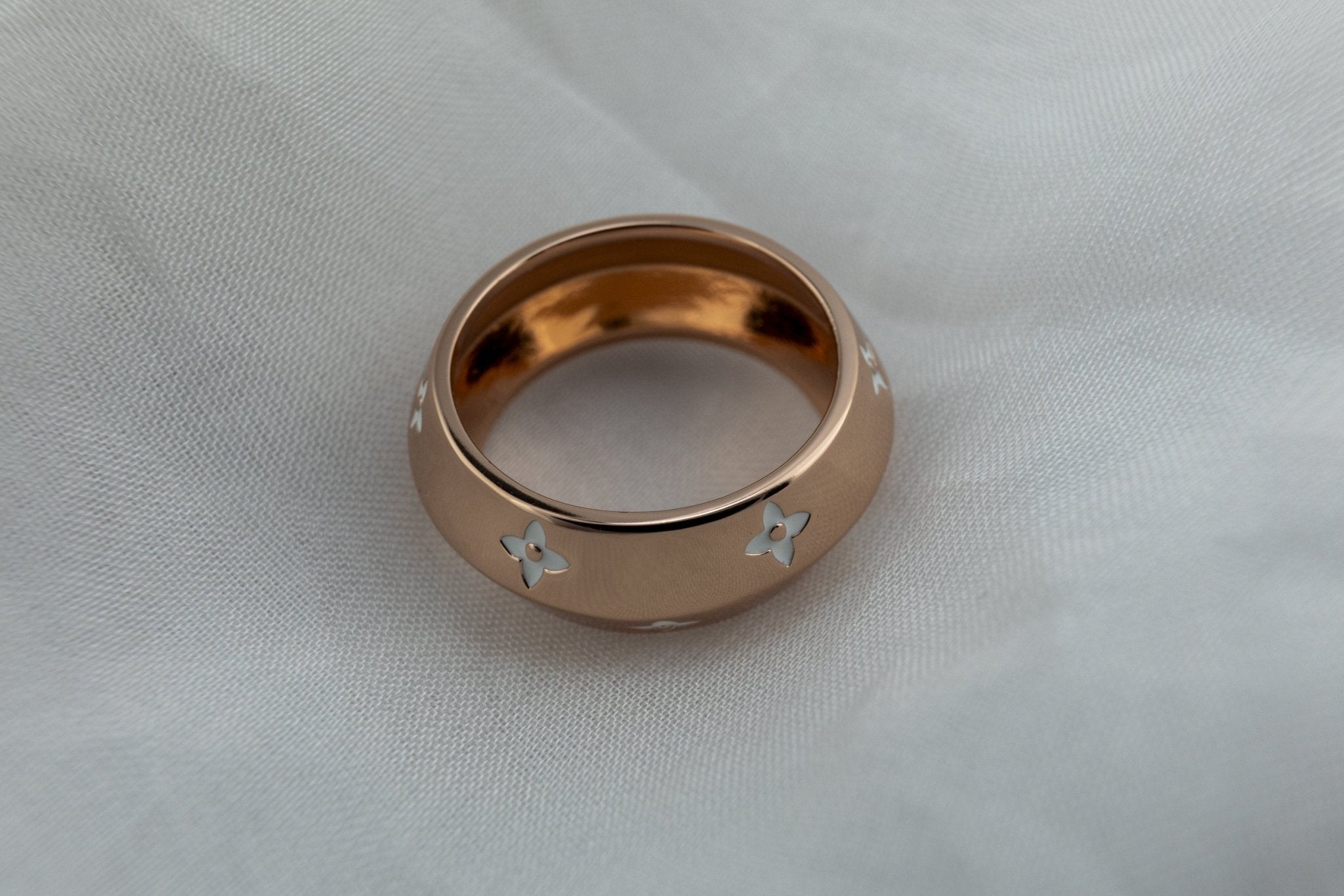 Rose Gold and White Enamel Floral Band Ring - Miraura Jewels