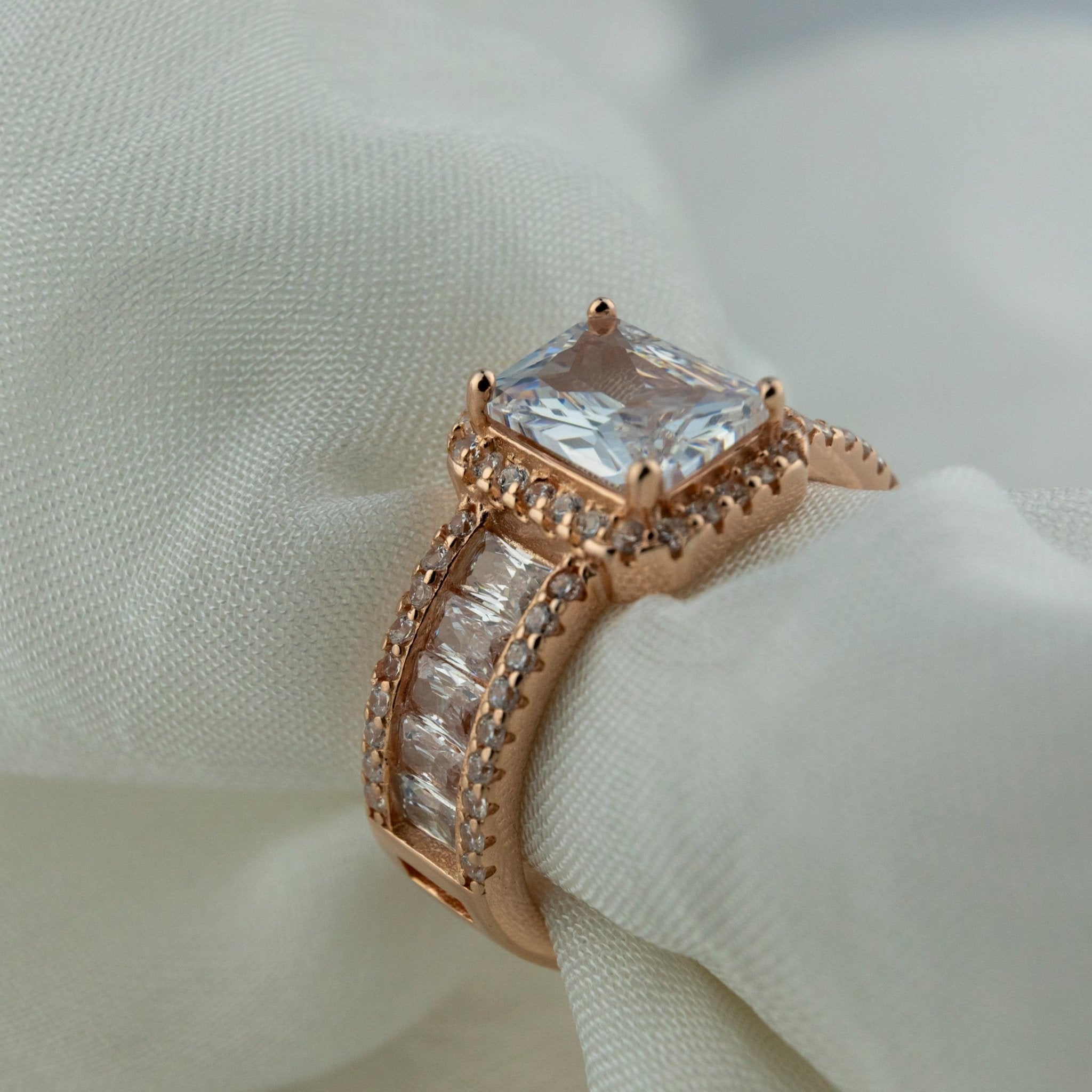 Rose Gold Emerald - Cut Halo Ring - Miraura Jewels