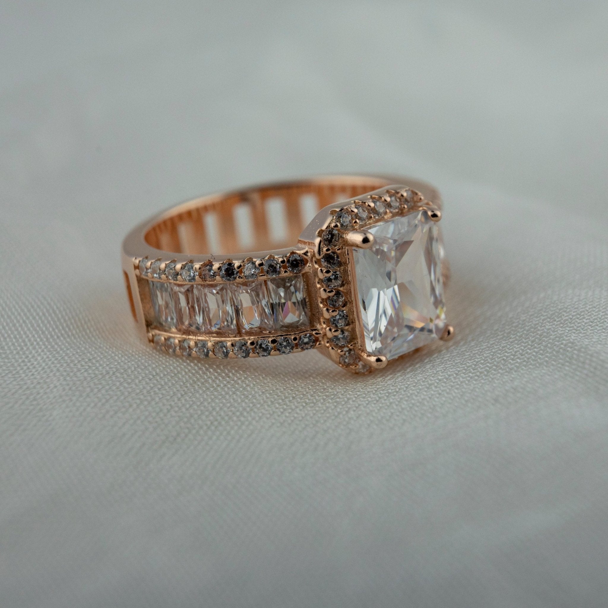Rose Gold Emerald - Cut Halo Ring - Miraura Jewels
