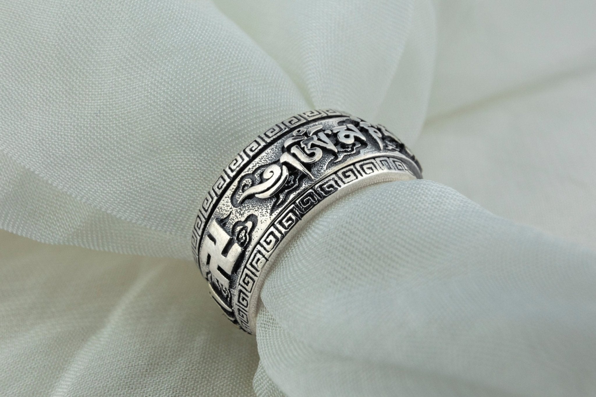 Silver Oxidised Textured Gothic Spinner Ring - Miraura Jewels
