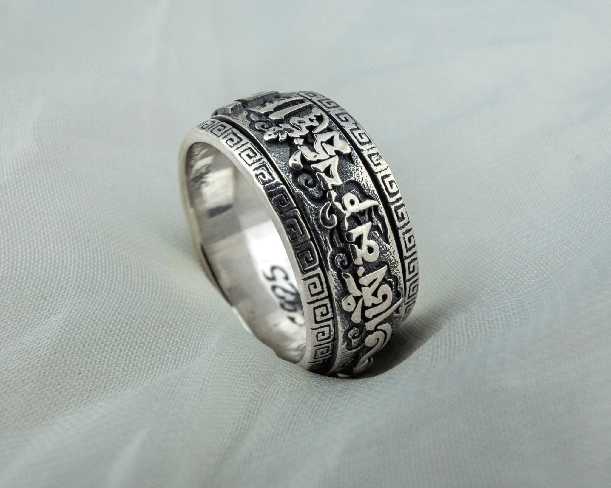 Silver Oxidised Textured Gothic Spinner Ring - Miraura Jewels