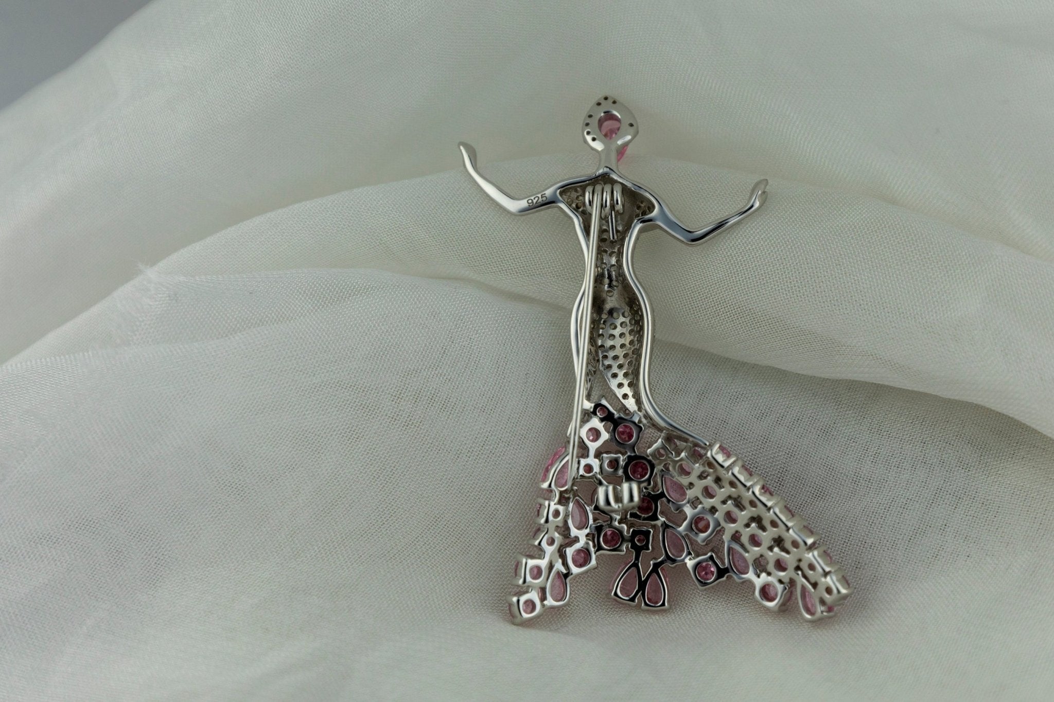 The Apsara Brooch - Miraura Jewels