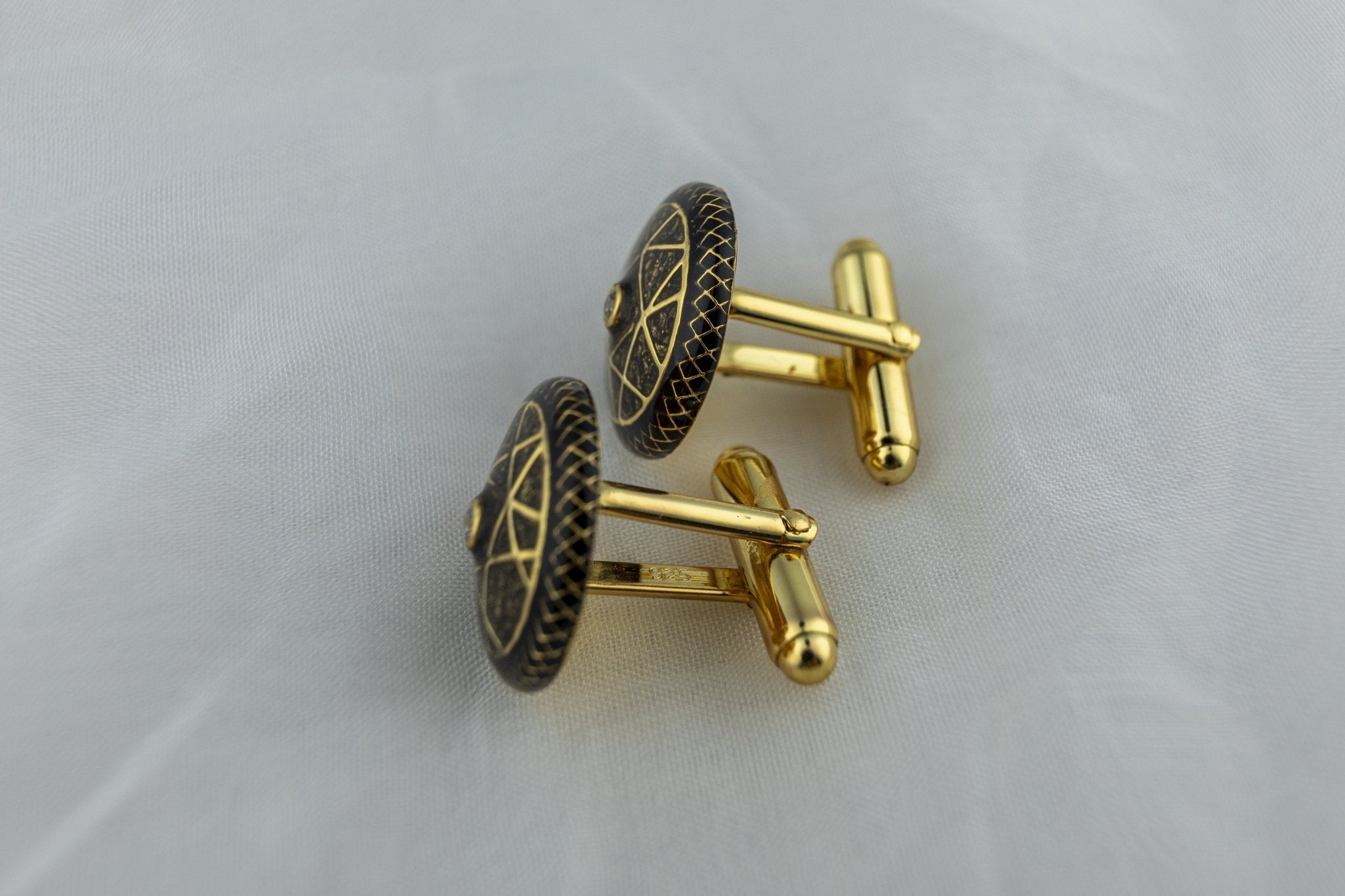 The Arcane Star cufflink - Miraura Jewels