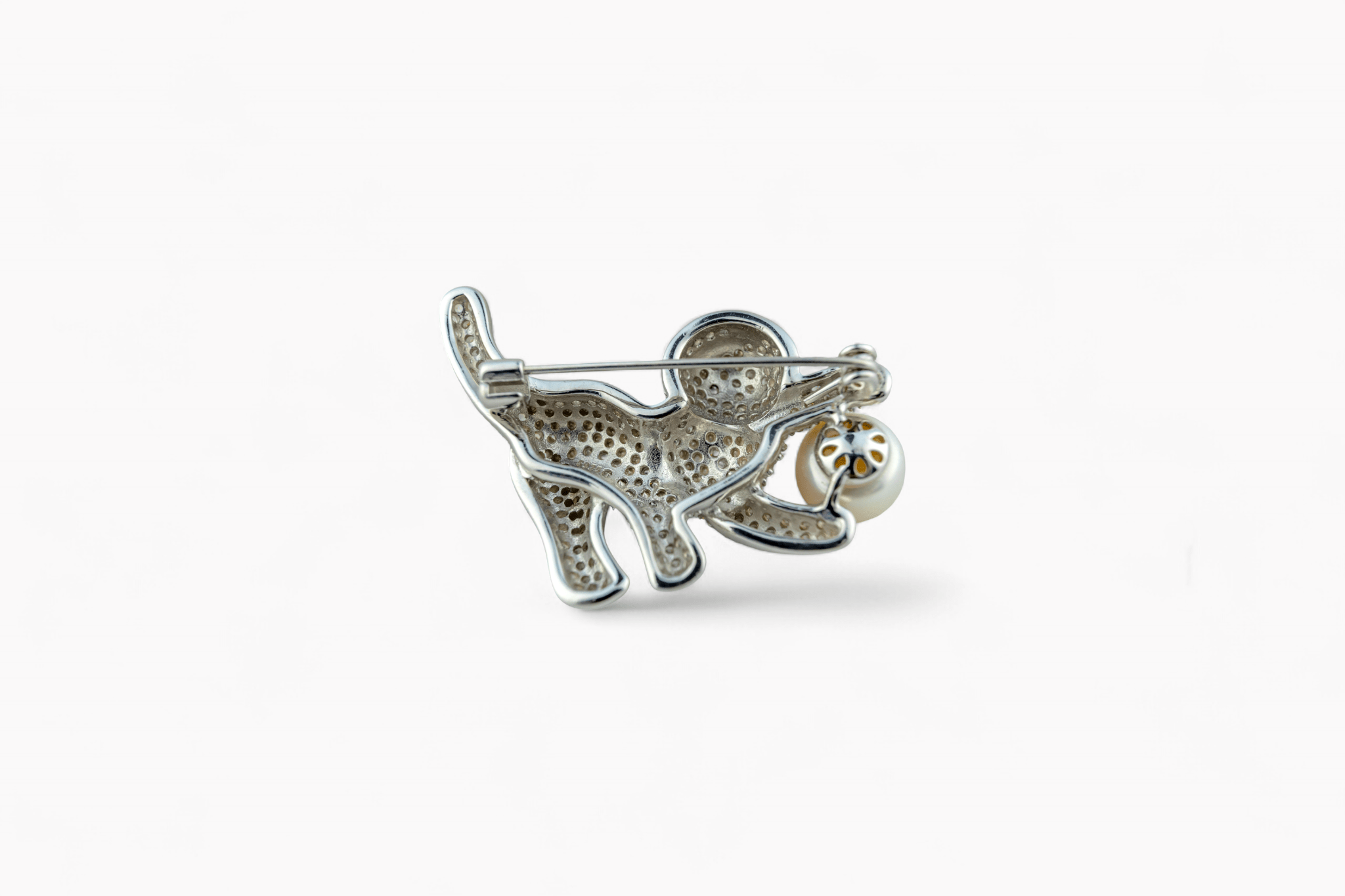 The Moti Billi Brooch - Miraura Jewels