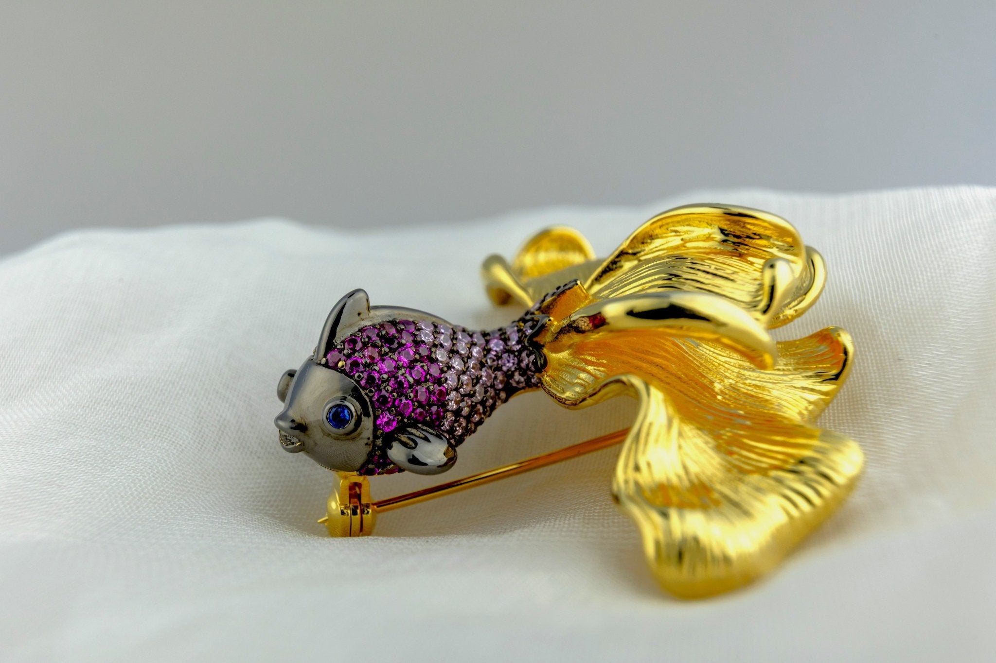 The Sunehri Matsya Brooch - Miraura Jewels