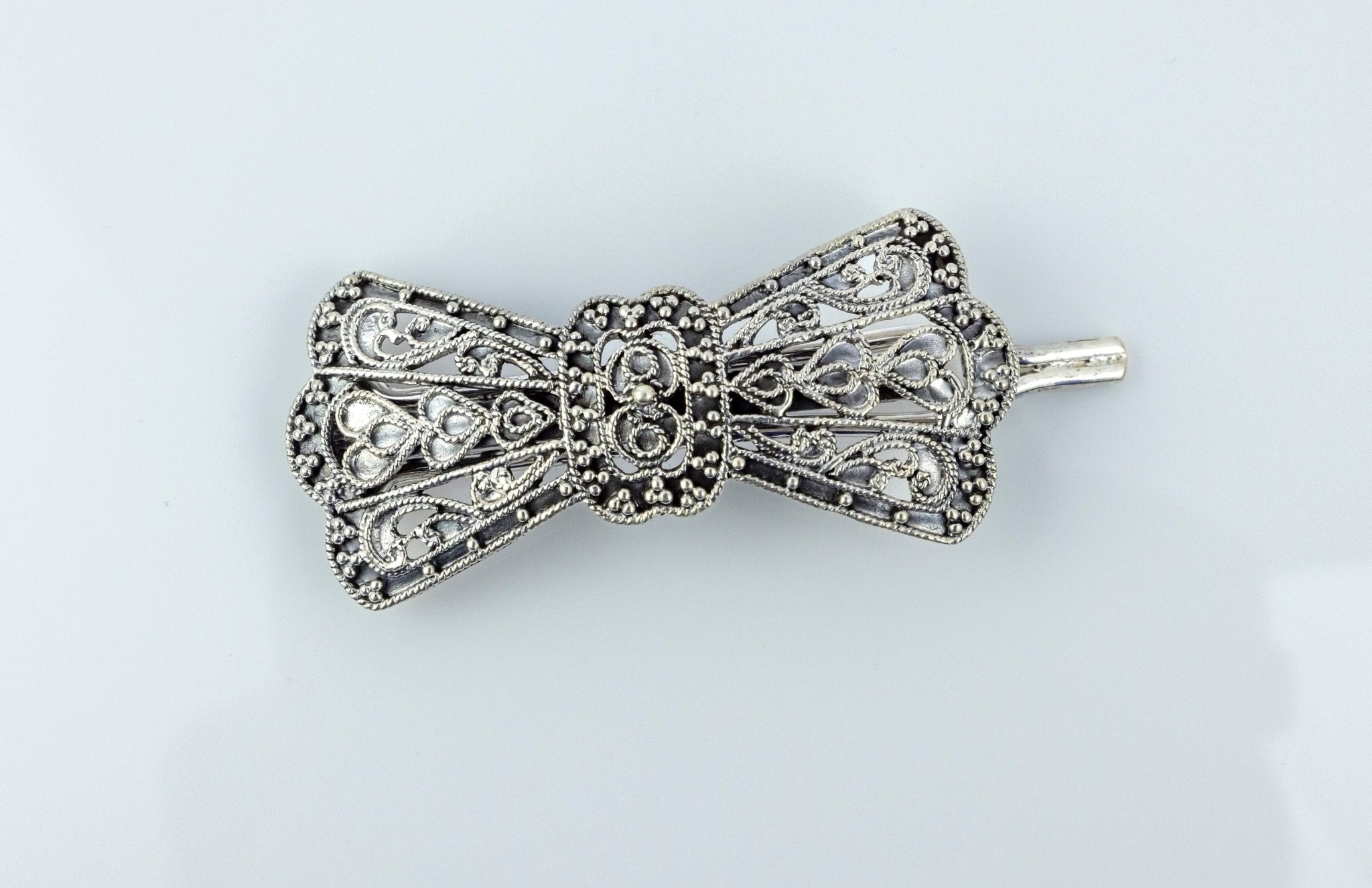 Vintage - Style Silver Bow Clip - Miraura Jewels