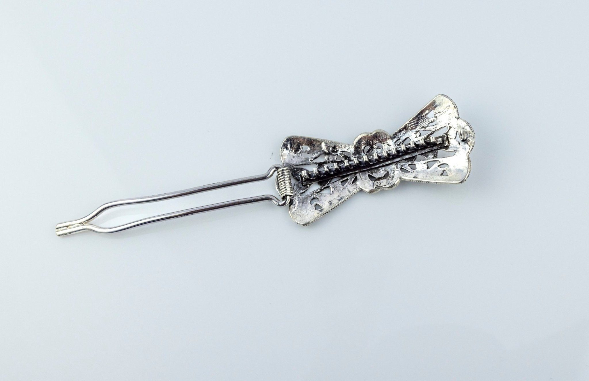 Vintage - Style Silver Bow Clip - Miraura Jewels